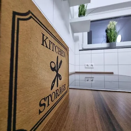 Gemutliche Mit Kleinem Balkon In *