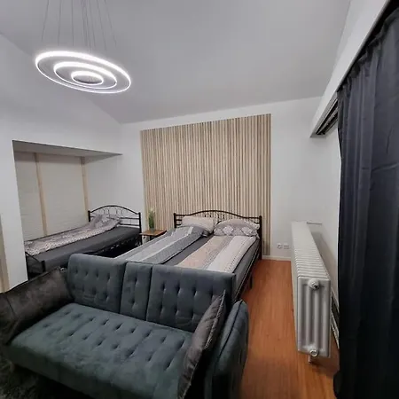 Apartment Gemutliche Mit Kleinem Balkon In